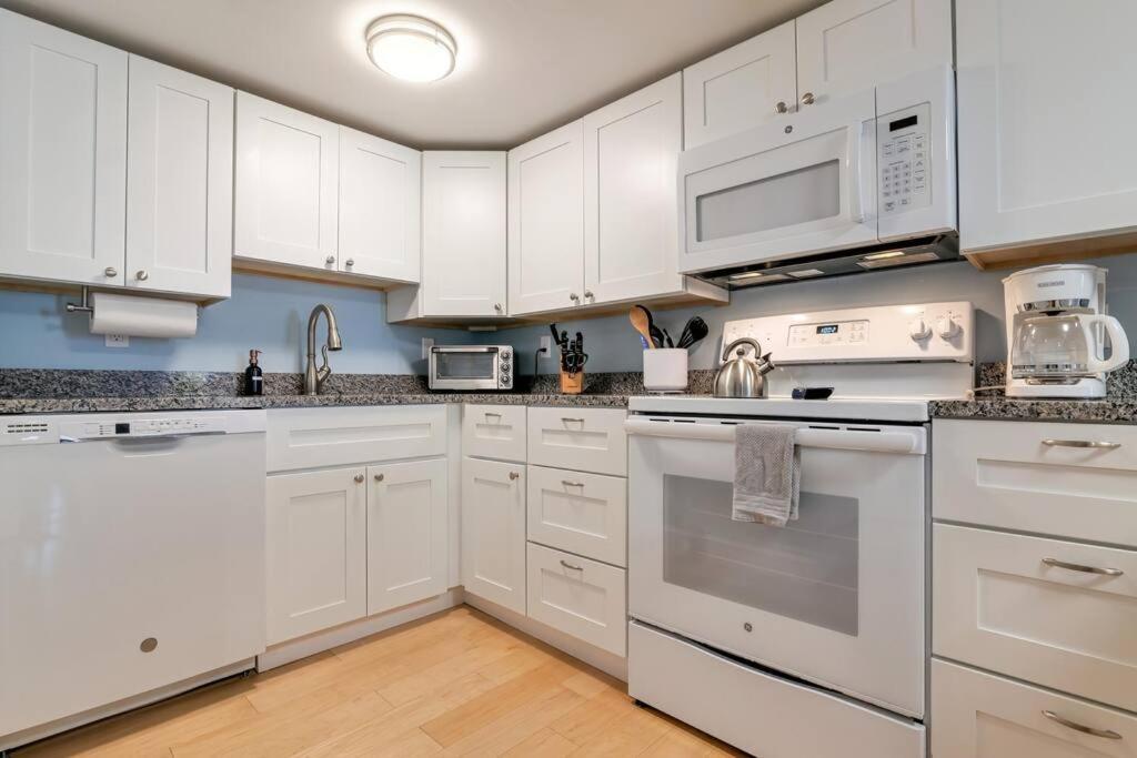 2Br Apt W/ 3 Min Walk To Downtown Swh - Low Tide Саутвест-Харбор Екстер'єр фото